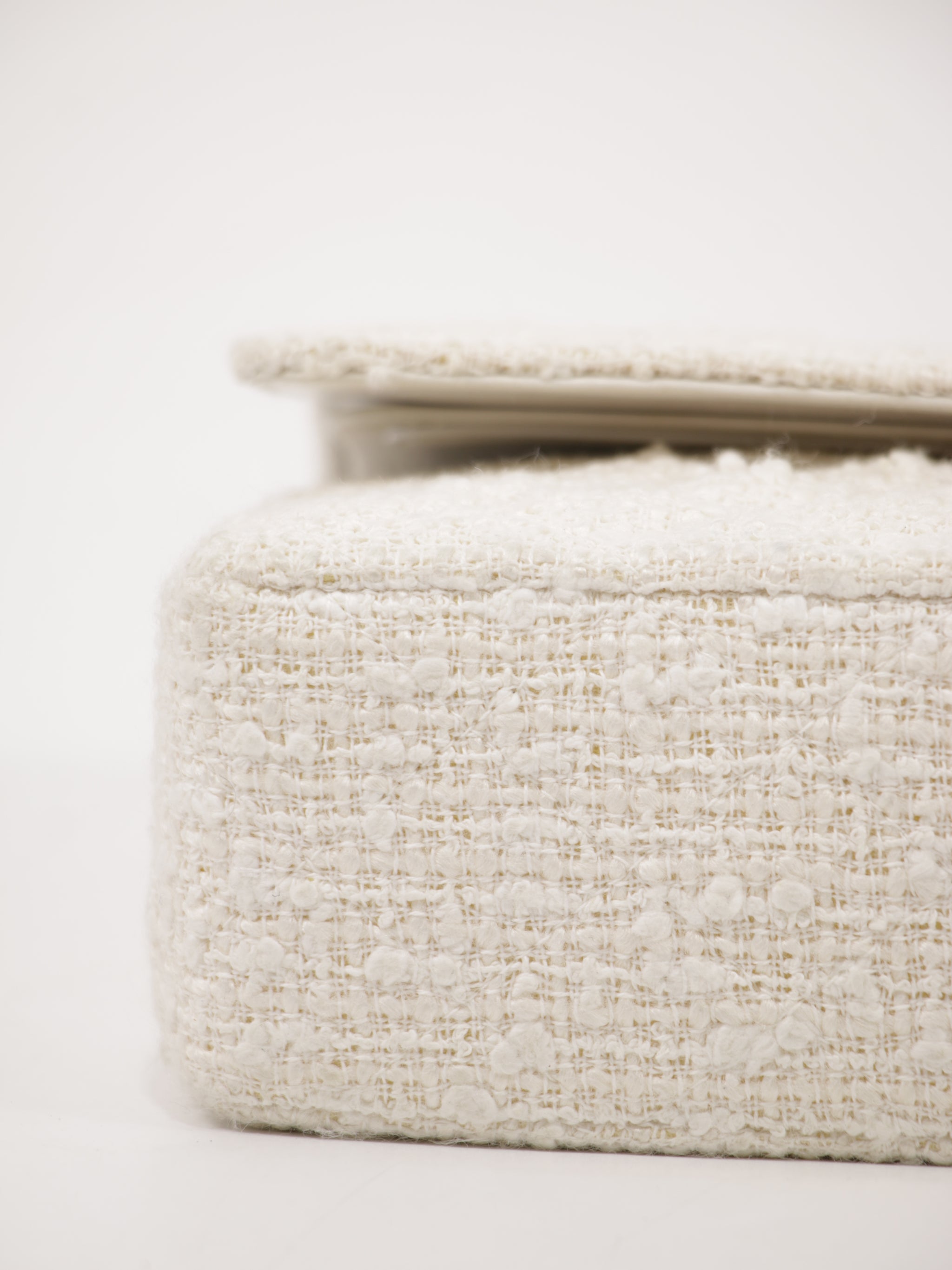 Medium Classic Flap