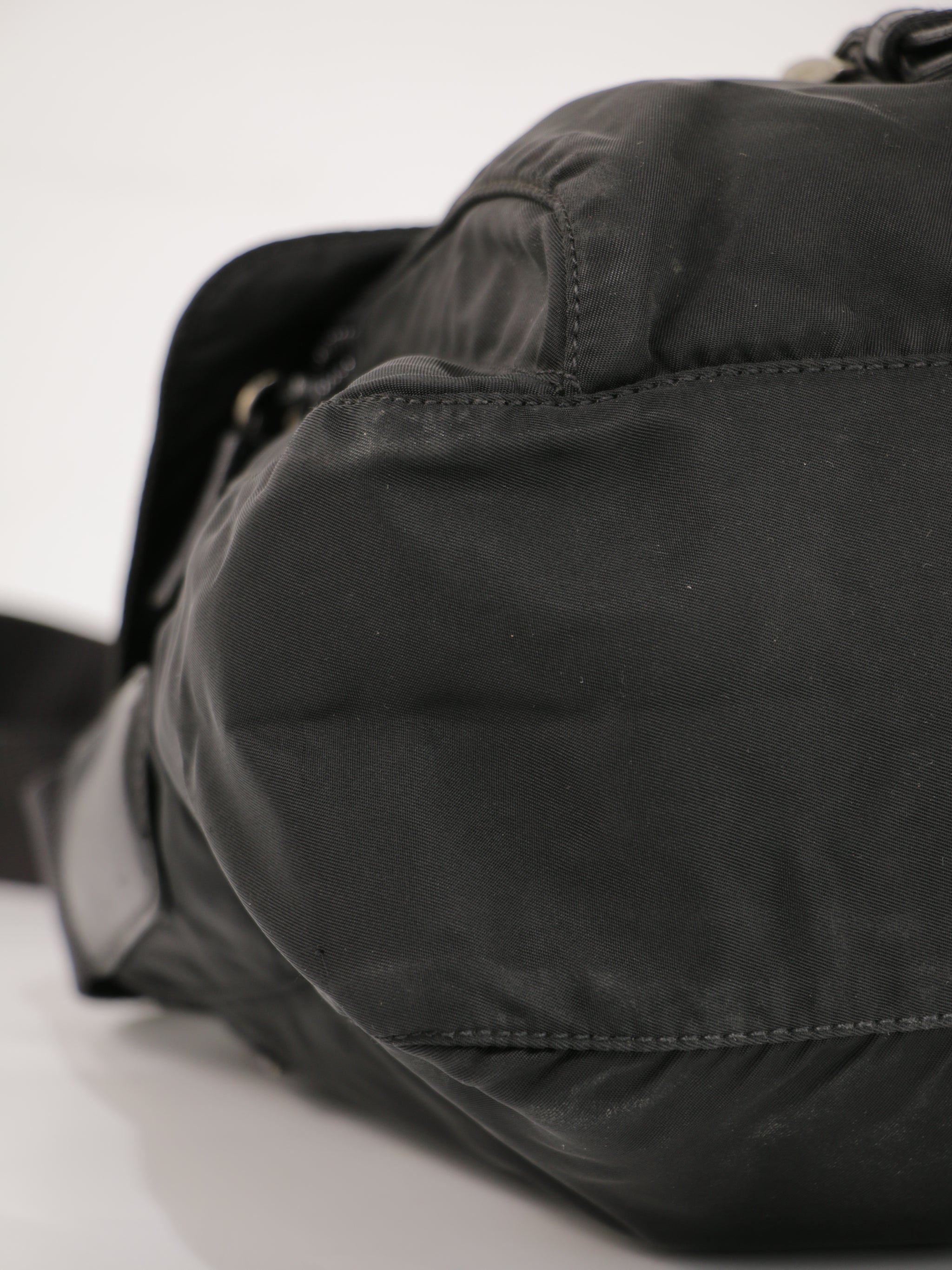 Single Buckle Messenger