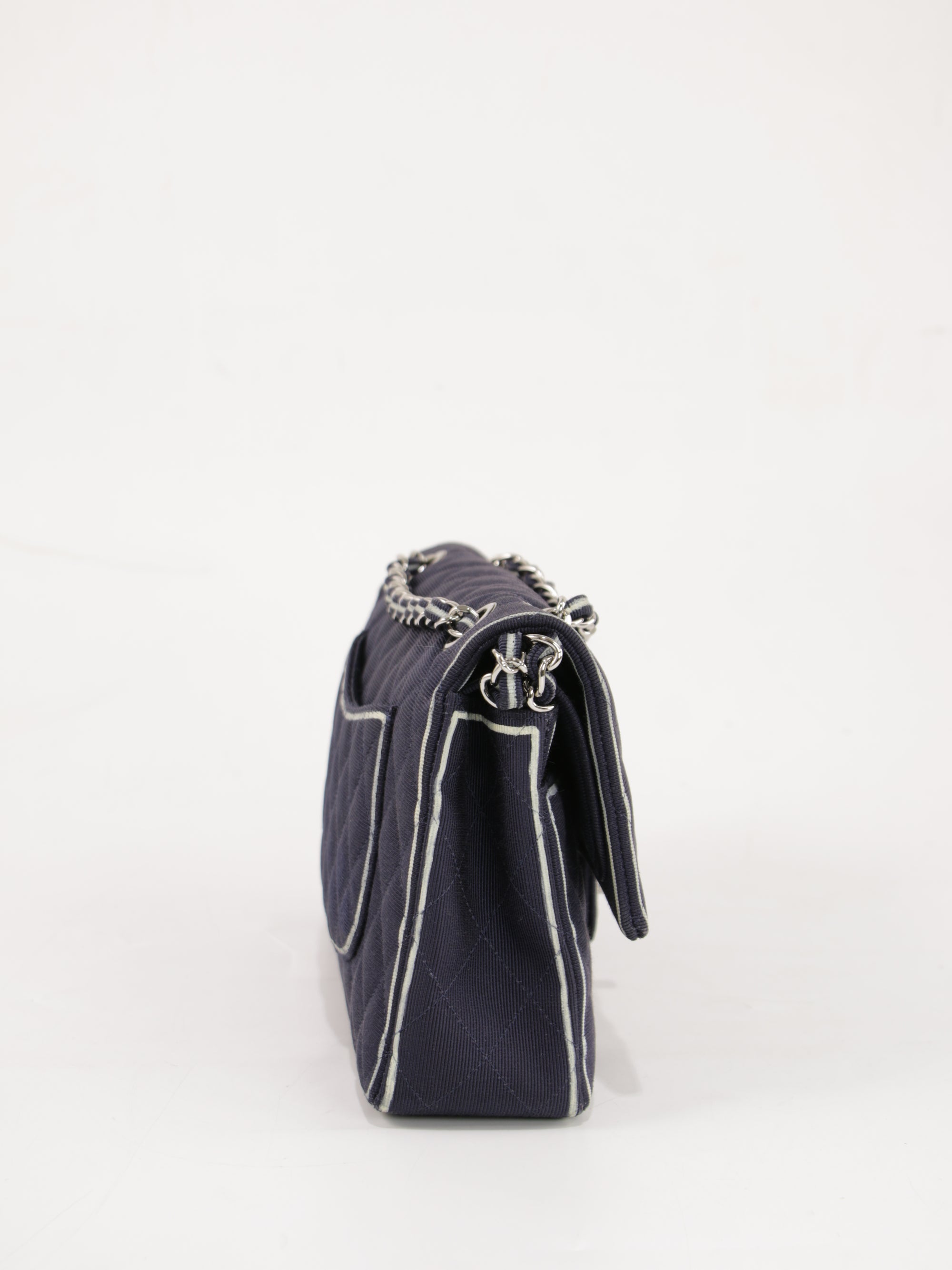 Medium Classic Flap