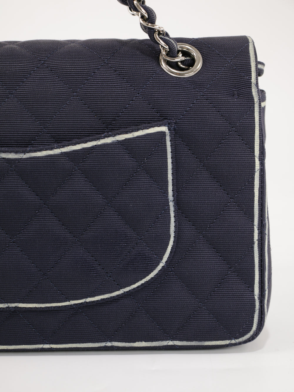 Medium Classic Flap