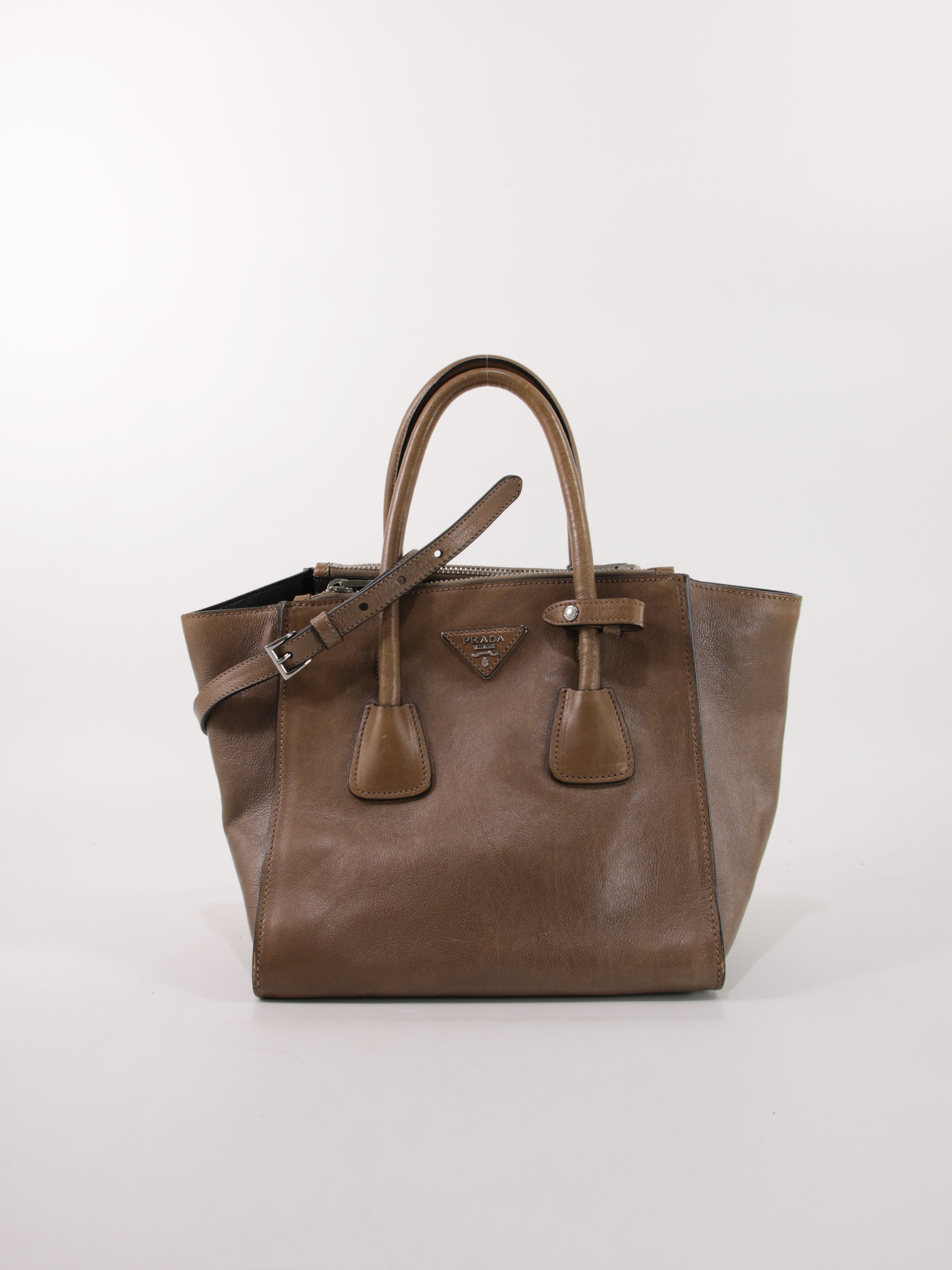 Prada Twin Pocket Brown Leather | Ref. 39032 – Collector's Cage