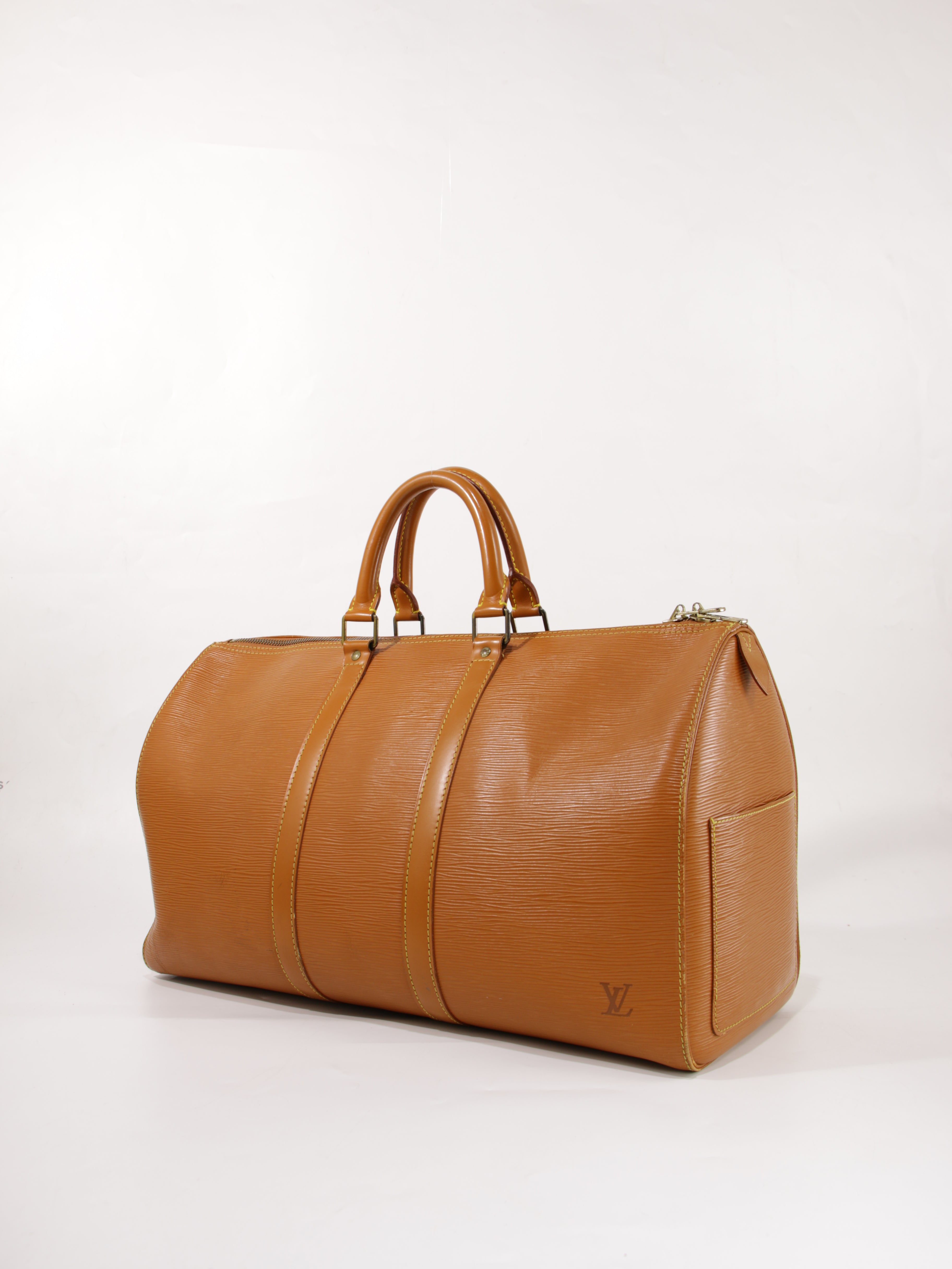 Louis Vuitton レザーボールケース レッド