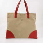 Tote behind