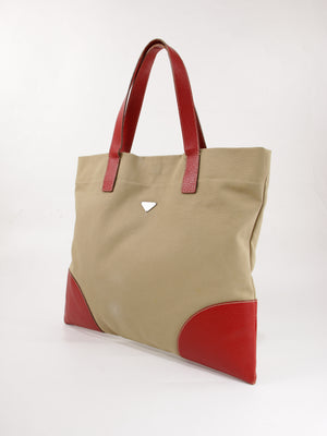 Tote behind