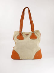 Tote behind