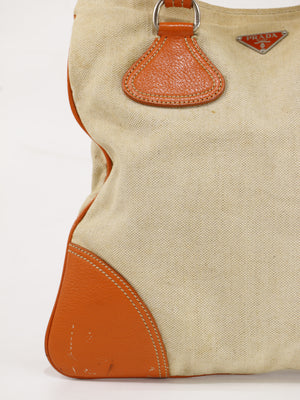 Tote behind