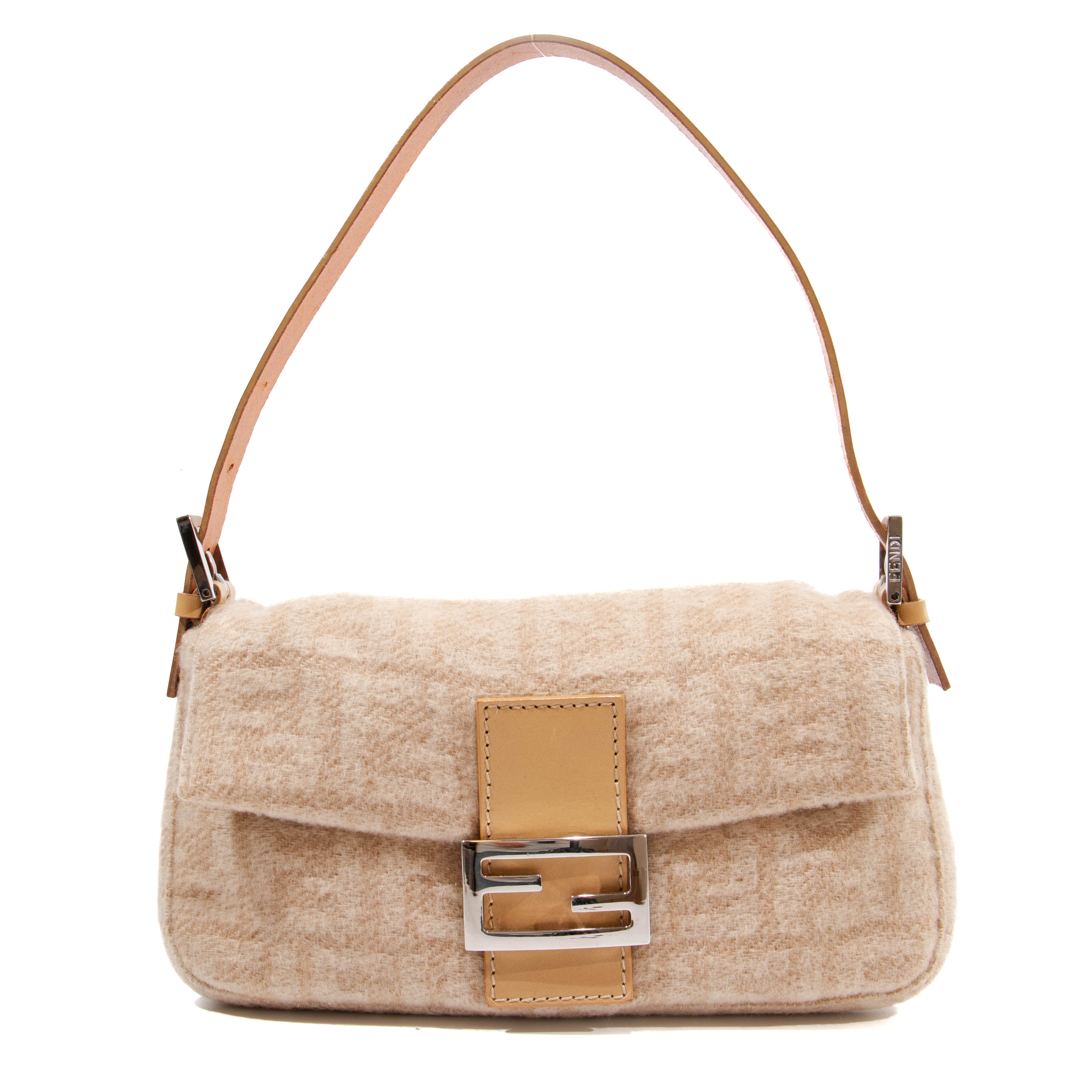 second hand fendi baguette bag