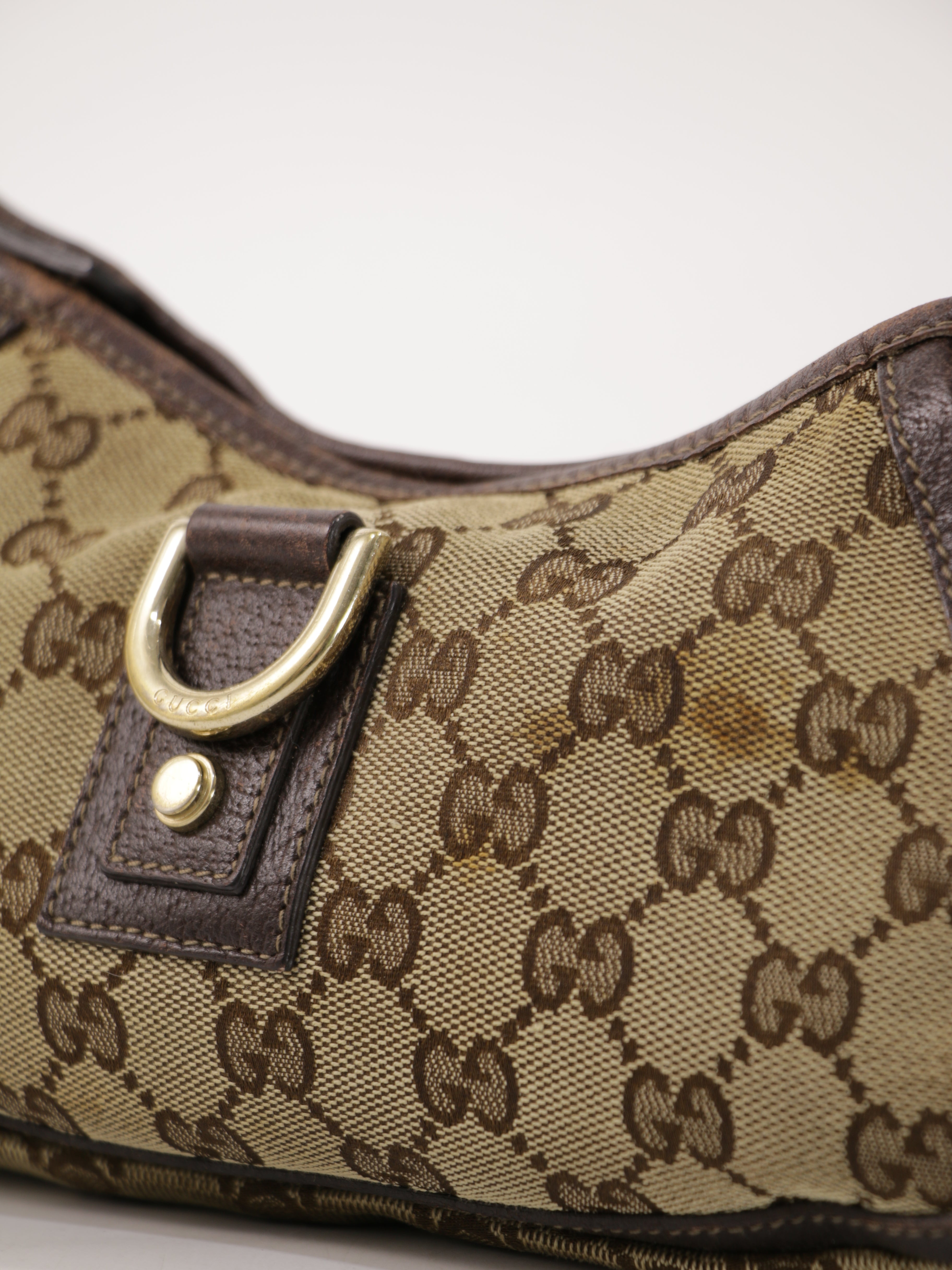 Abbey D-Ring Pochette