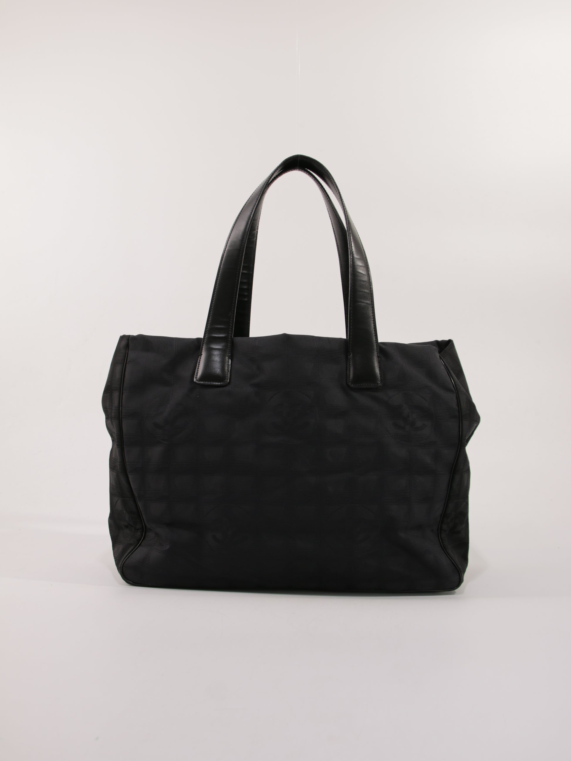 Medium New Travel Line Tote – Collector's Cage