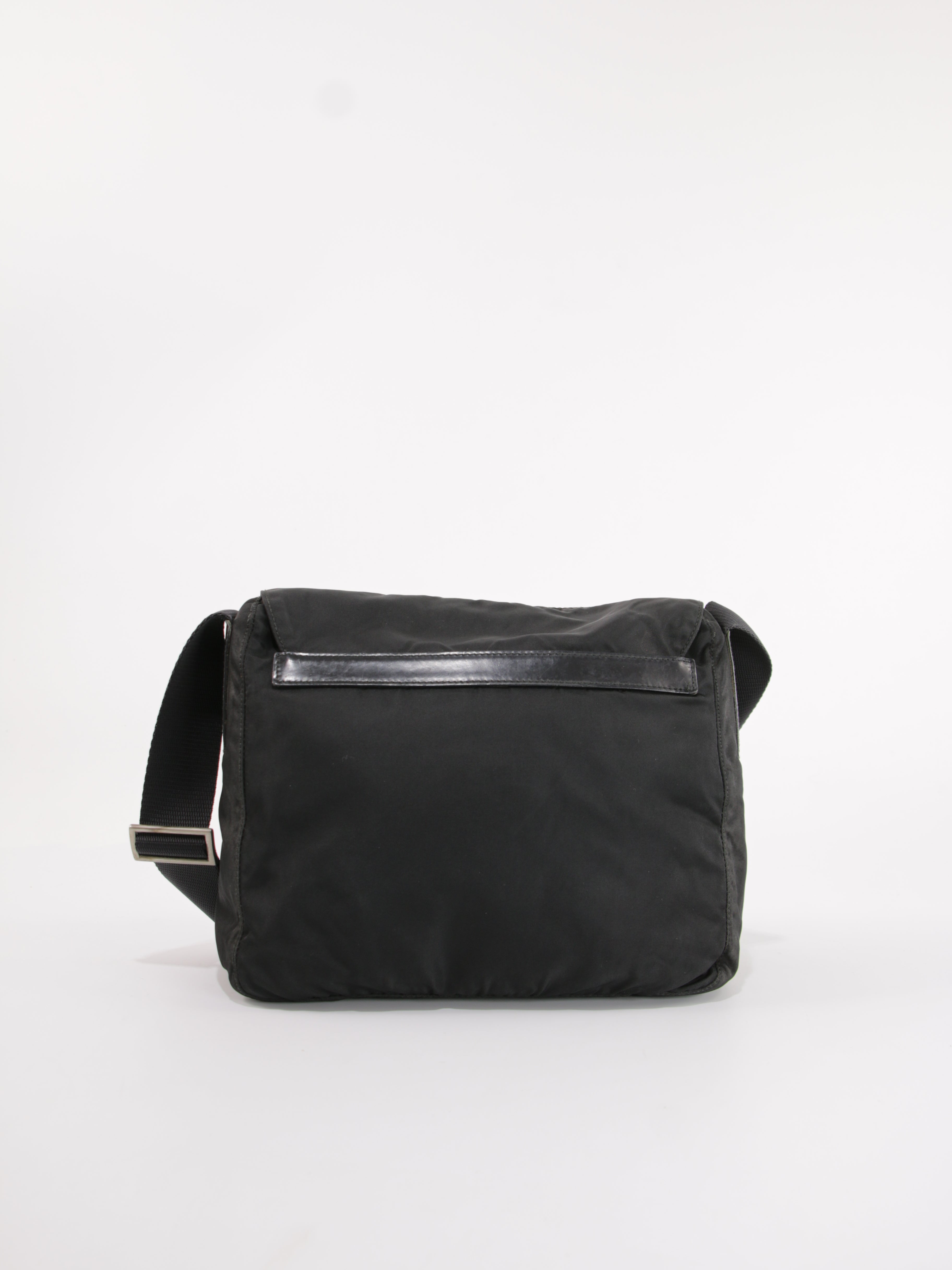 Single Buckle Messenger