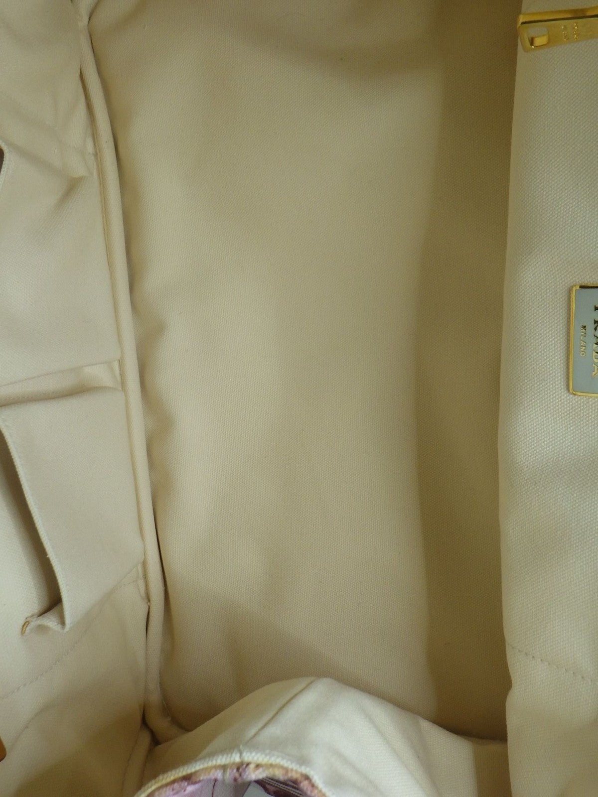 Prada Large Canapa