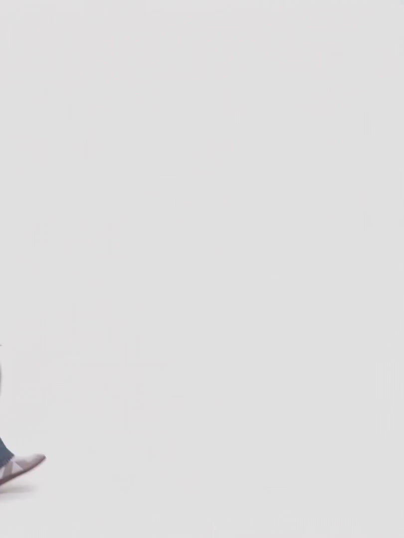 Load video: Louis Vuitton Keepall 45