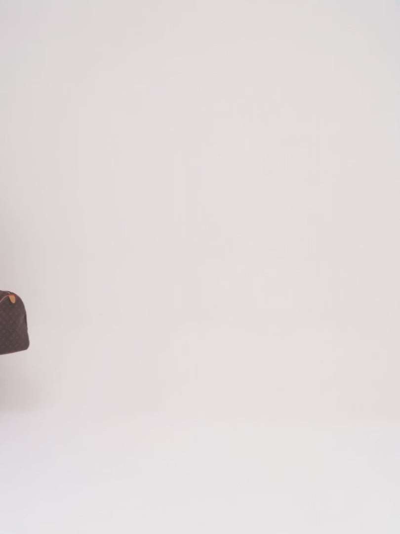 Load video: Louis Vuitton Keepall 55